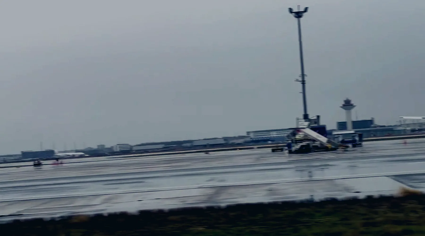 Aircraft on the apron at Frankfurt Airport